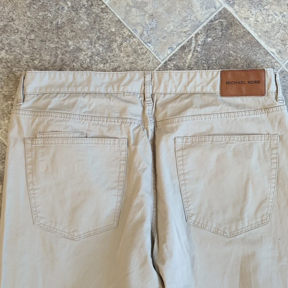 Cargos - Picture 3 of 5